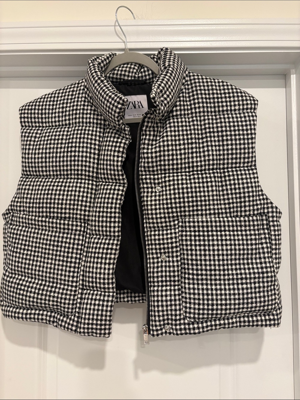 Zara Black & White Houndstooth Puffer Vest